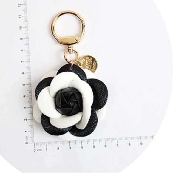 CAMELLIA BAG CHARM KEYCHAIN LEATHER FLOWER HANDMADE MULTIPLE COLORS AVAILABLE - Picture 10 of 16